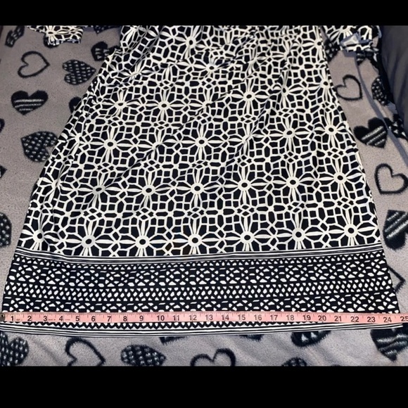 Tacera Women’s Midi Dress Plus Size 2X Black & White Abstract Notched V-… - Picture 16 of 16